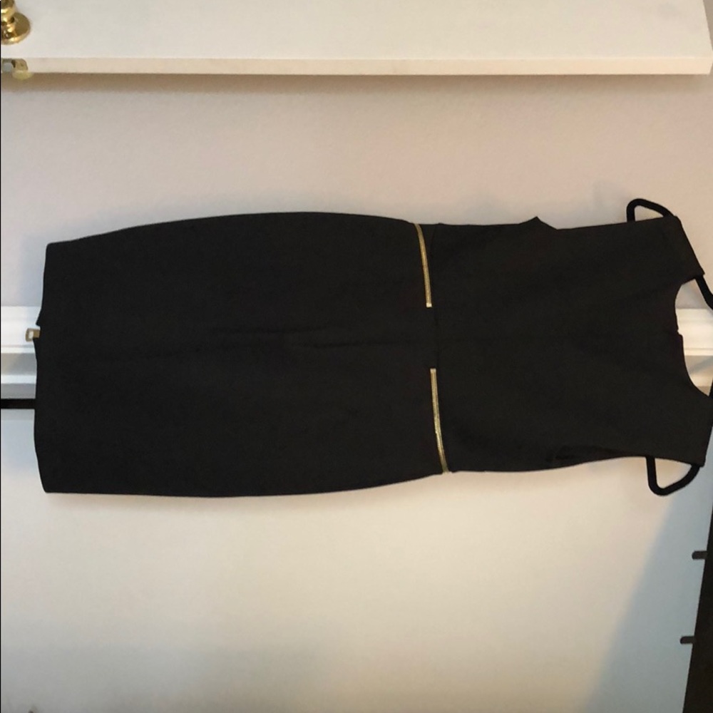 Dress - Picture 5 of 6